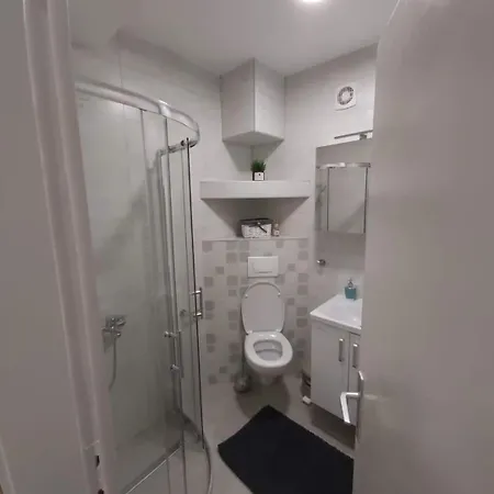 Center Luxury